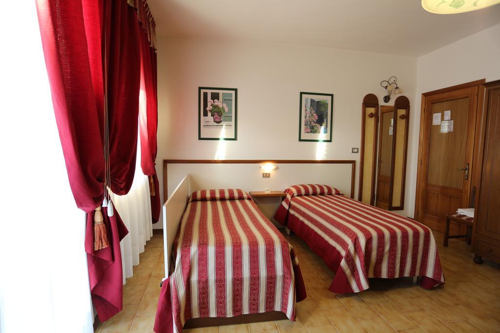 Hotel Vignola Assisi Esterno foto