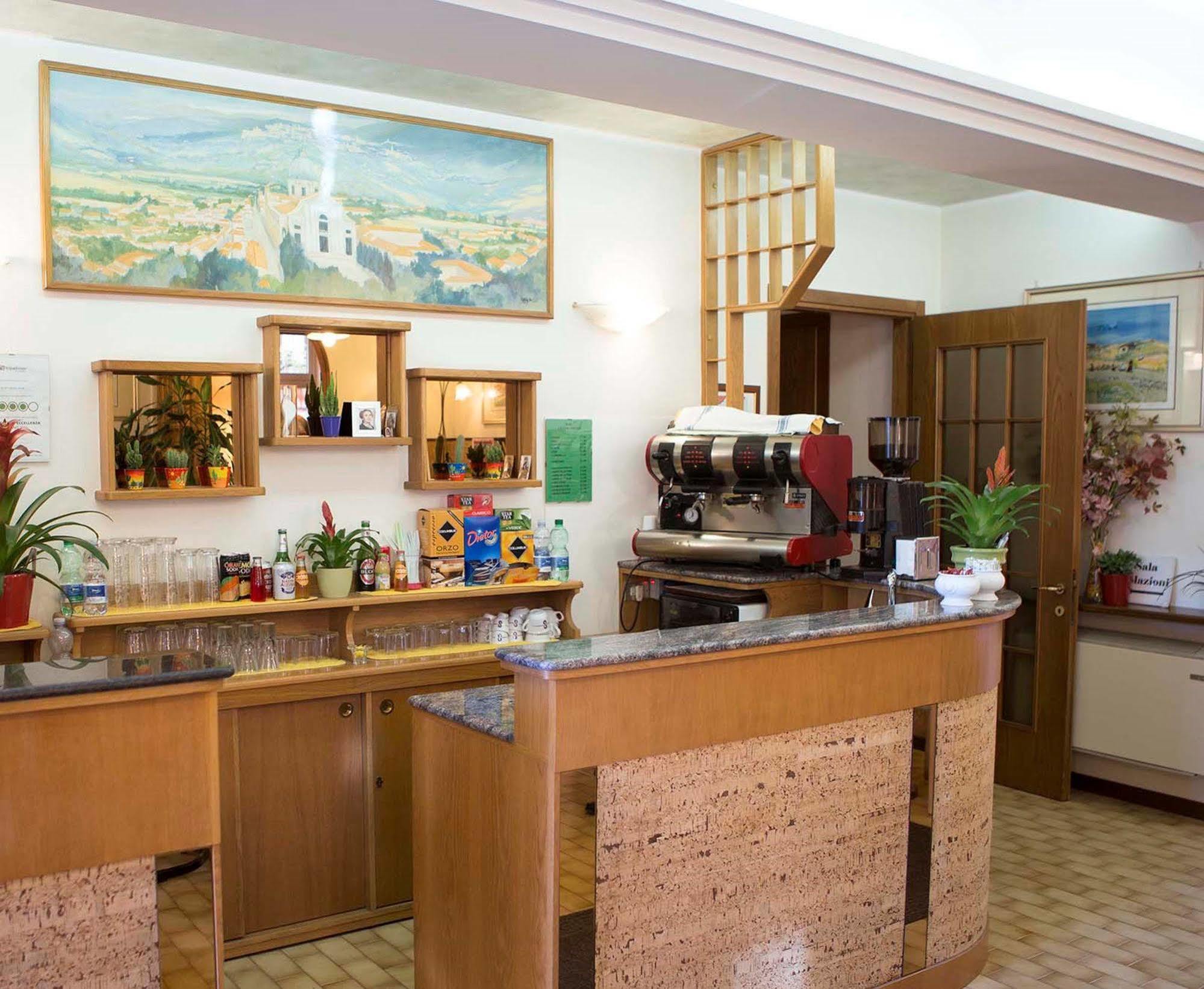 Hotel Vignola Assisi Esterno foto
