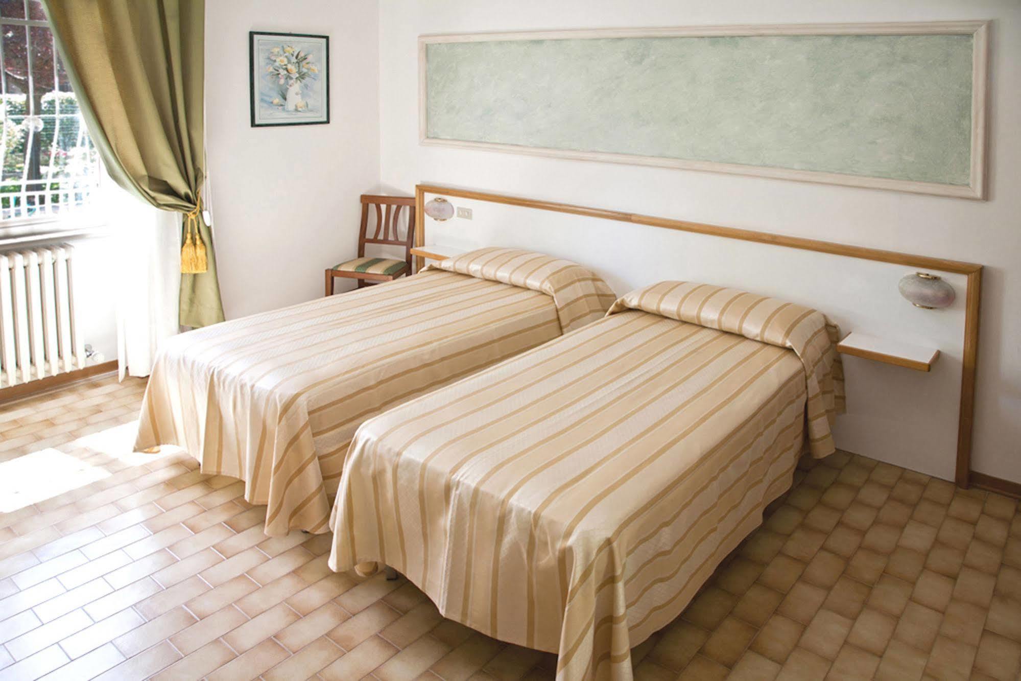 Hotel Vignola Assisi Esterno foto