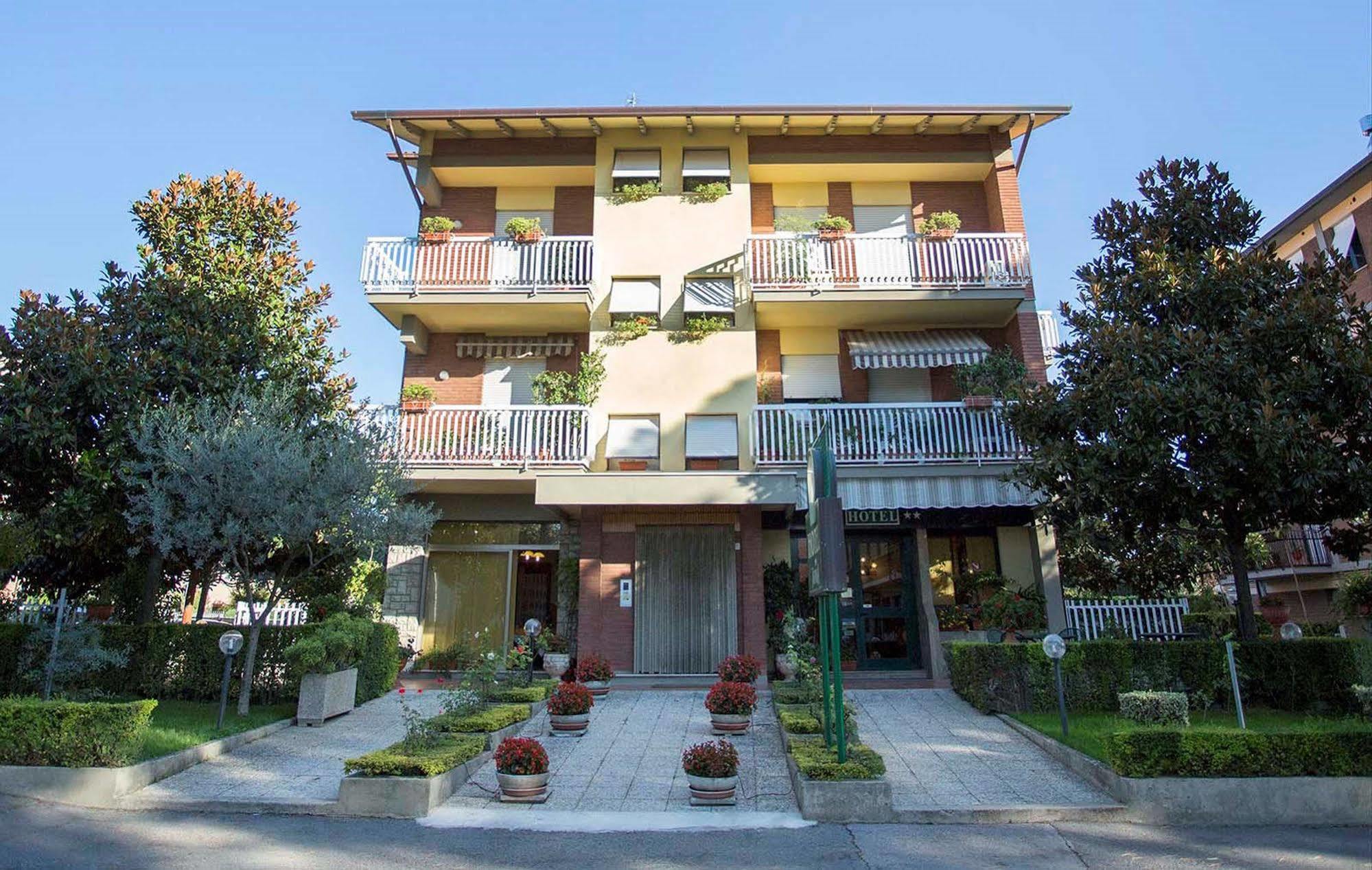 Hotel Vignola Assisi Esterno foto