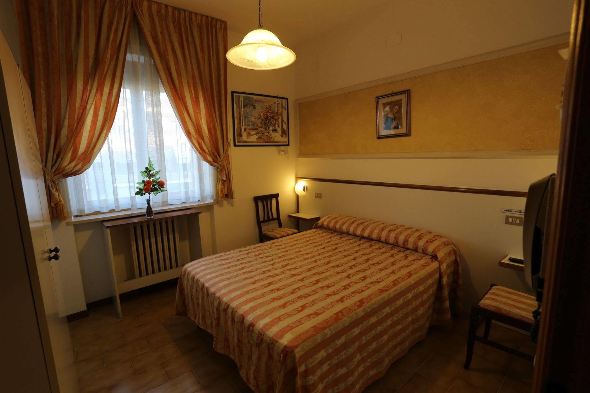 Hotel Vignola Assisi Esterno foto